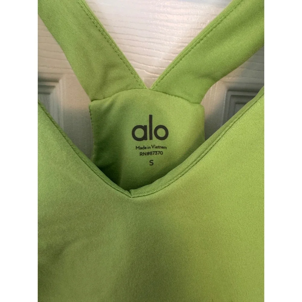 Alo Yoga Airbrush Real Bra Tank Lime Green Nylon Spandex V-Neck Cropped Yoga Top